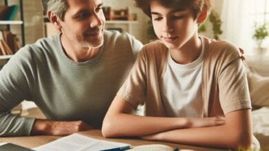 كيف تساعد ابنك المراهق على التفوق الدراسي؟